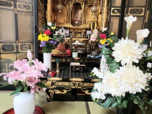 笑ってる